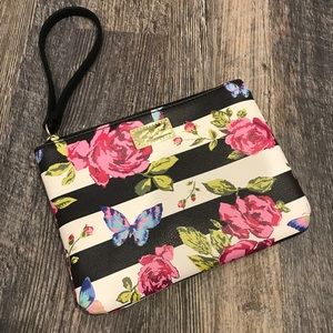 NWOT betsey Johnson wristlet/crossbody